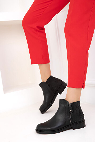 SOHO Černo-černé dámské boty s hadím vzorem – model 19553