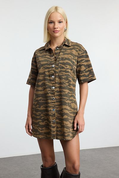 Trendyol Collection Hnědé mini džínové košilové šaty Zebra Print - Krátký rukáv Twoaw25El00549