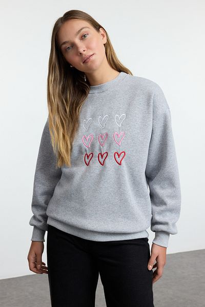 Trendyol Collection Fleecová pletená mikina s vyšívanou šedou melanžovou oversize - Twoaw25Sw00198