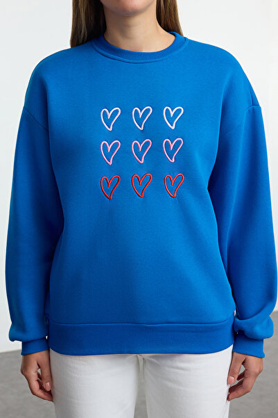 Trendyol Collection Голям суитшърт от полар с бродирани сърца - Saks Twoaw25Sw00198