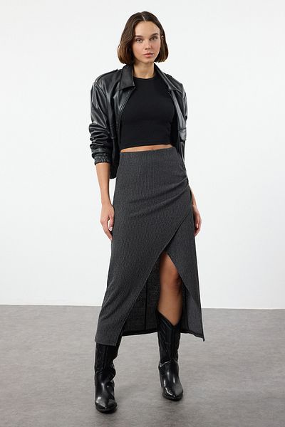 Trendyol Collection Schwarzer, drapierter, zweireihiger Midirock - Twoaw25et00108