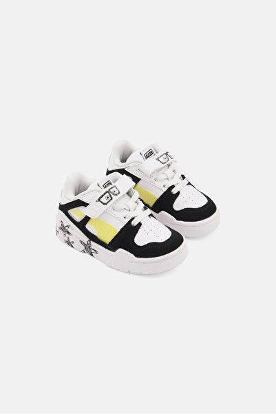 Puma x Spongebob Squarepants حذاء خارجي للأطفال الصغار بتصميم سبونج بوب مع إغ...