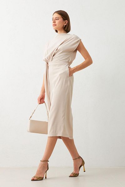 Setre Rochie midi bej - Croială relaxată și detaliu în talie