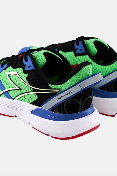 Diadora حذاء رياضي برباط من Mythos Blushield Volo 3 للرجال، باللون الأخضر