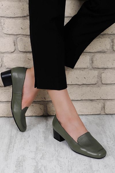 GÖNDERİ(R) Women/Girls Blunt Toe Short Thick Heeled Genuine Leather Shoes