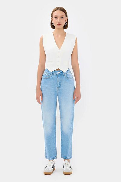 Hiccup V-Neck Sleeveless Vest - Buttoned