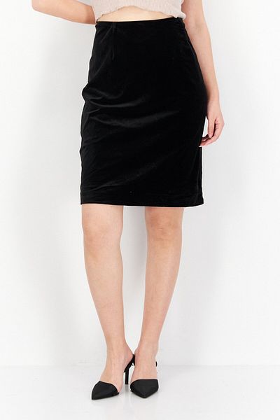 Calvin Klein Women Petite Fit Plain Mini Skirt, Black