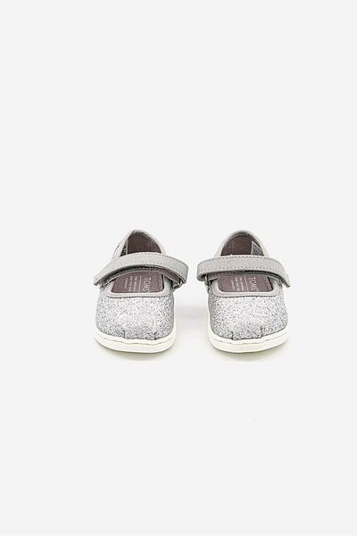 Toms حذاء لامع بإغلاق فيلكرو للبنات الصغار، فضي