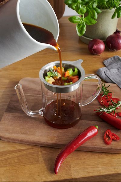 Tchibo Glass Fat Reducing Jug With Sieve 500 ml, Transparent