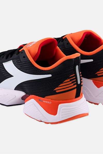Diadora Women Mythos Blushield Wide Lace Up Sports Shoes, Black