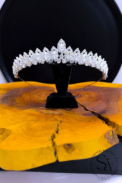 SimgeAksesuar Crystal Stone Fashionable and Elegant Bridal Tiara