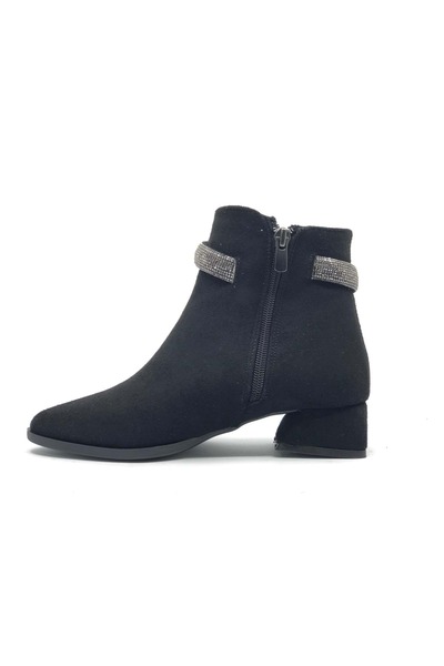 KOCAMANLAR Дамски ботуши Asya с къс ток и камъни, колан и остър връх, с ленти до глезена, ЧЕРНИ, ВЕЛУРЕНИ