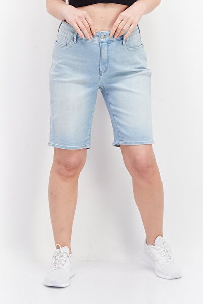 NYDJ Kadın مقاس عادي Yıkanmış Kot Şort, Mavi