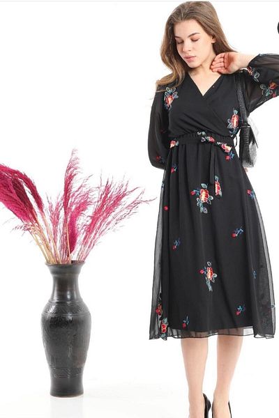 NY MODA Rochie de damă, neagră, cu imprimeu floral, brodat, cu curea din șifon, lungime midi, cu design elegant
