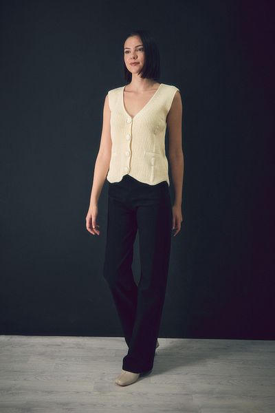 Fulla Moda Buttoned V-Neck Knitwear Vest
