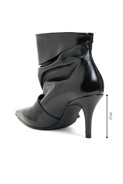 Dıvarese Siyah Kadın Bot