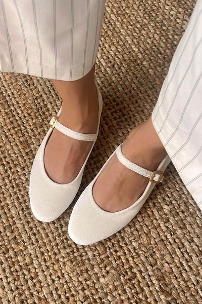 STRASWANS Λεπτομέρεια γυναικείας ζώνης Hollie Velvet Ballerina Beige