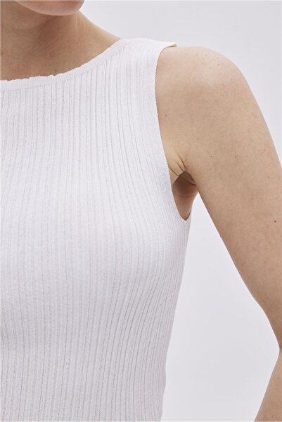 SHERIN Λευκή πλεκτή μπλούζα με κορδόνι