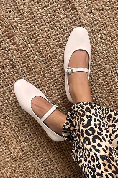 STRASWANS Berny Women's Belt Detail Leather Ballerinas White