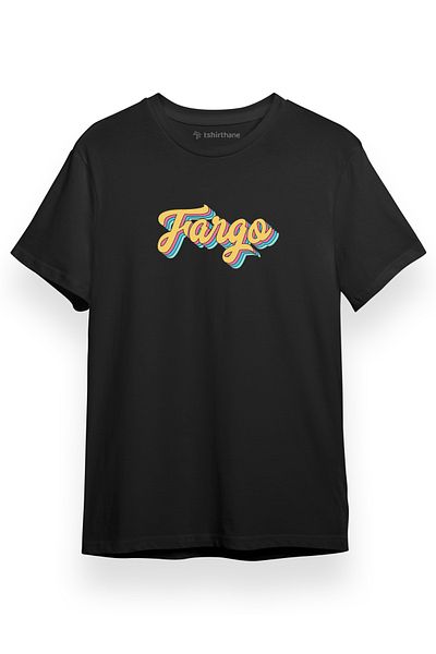 Tshirthane Ανδρικό μπλουζάκι με λογότυπο Fargo Rainbow μαύρο κοντομάνικο