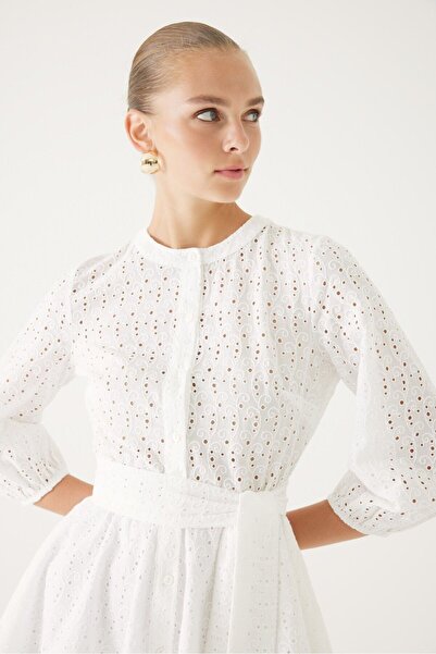 Exquise White Mini Dress with Guipure Detail
