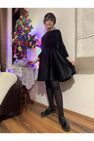 woorage cuties Kız Çocuk Siyah Kadife Elbise – İnci ve Boncuk Detaylı, Volan Kollu Şık Model