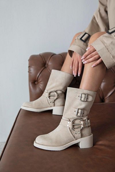 STRASWANS Senya Women's Accessory Detail Suede Boots Beige