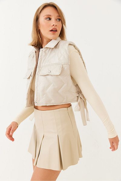 Bianco Lucci Women's Quilted Crop Vest 60251835