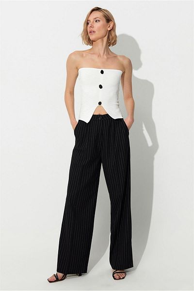 SHERIN White Belly Triangle Detailed Knitwear Bustier