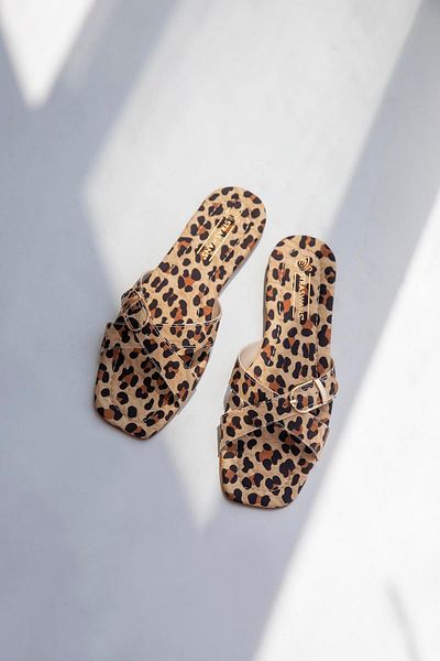 STRASWANS Leopard Patterned Platte Women's Daily Slippers