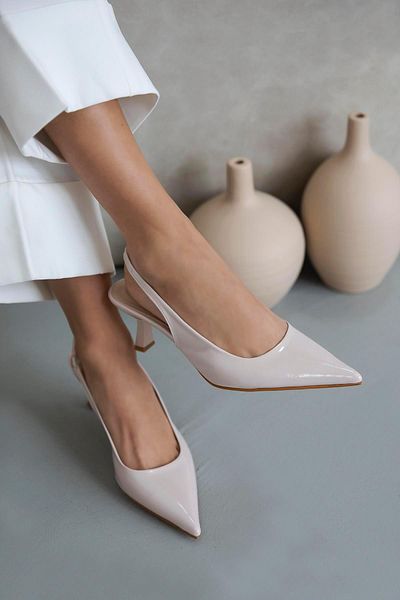STRASWANS Silver Women's Heeled Patent Leather Shoes Beige