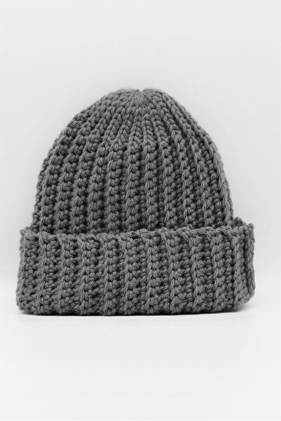 Külah Дамска шапка от антрацитна ръчно плетена мохерна вълна