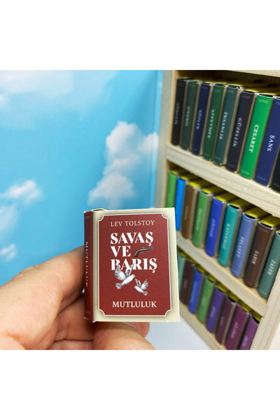 Çikolata Kütüphanesi Savaş ve Barış Temalı Ciltli Çikolata Kütüphanesi