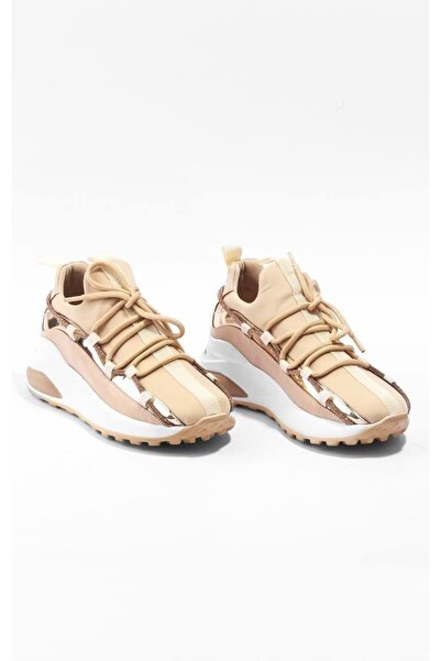 PARİS حذاء رياضي نسائي باللون البيج مزين بأحجار رفيعة