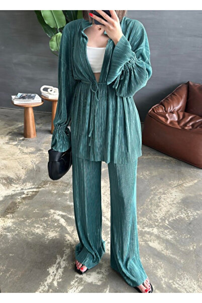 Laluvia Emerald Lace Detailed Pleated Set