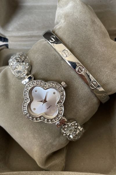 Leerybee Clover Patterned Stoned Bracelet Women's Wristwatch Nla-017