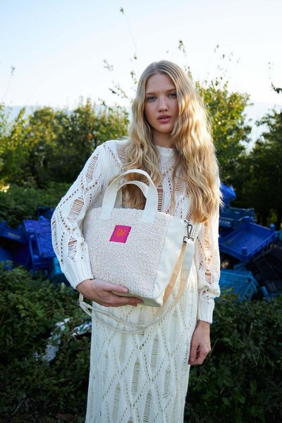 Huge Element Hatalmas Whiteie mackótáska Ekrü