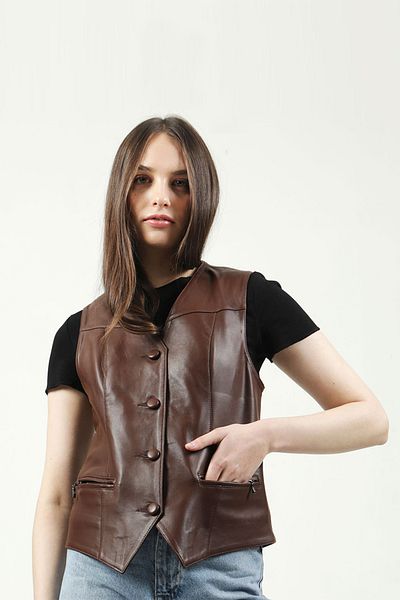 Dericlub Дамски елек Vittoria Slim Fit от естествена кожа - цвят лешник с копчета