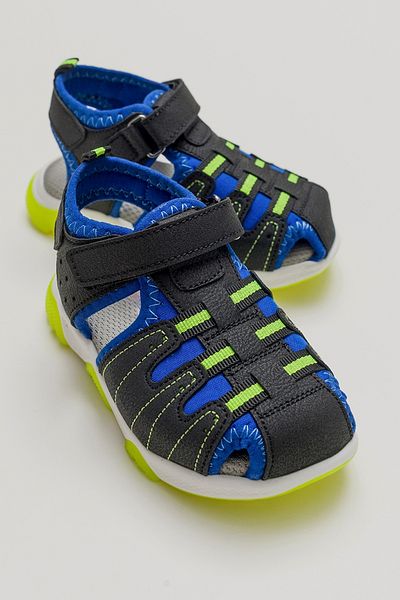 mnpc Schwarze, orthopädisch unterstützte Outdoor-Kindersandalen für Jungen