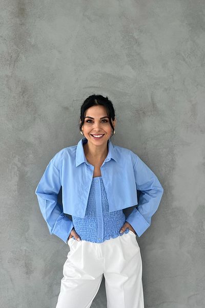 Seda Yalçın Atelier Set cămașă crop cu ghipi albastru