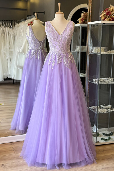 Lenta Moda Lila V Yaka Yaprak Desen Dantel Detaylı Maxi Boy Abiye ve Nikah El...