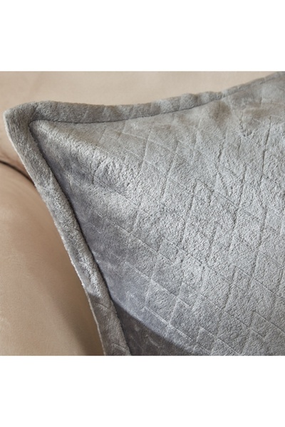 Home Box Lavish Diamond Solid Flannel Cushion Cover - 45x45 cm