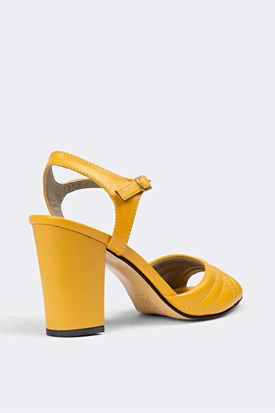 7ADIMDAAŞK Kadın Topuklu Hakiki Deri Ayakkabı 074Y22K11011