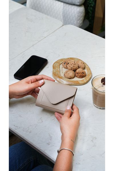 Crew Leather Zurich Women's Wallet - with Envelope Cover