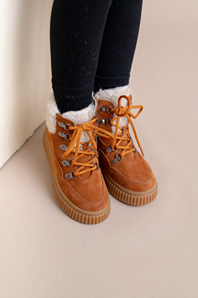 kids A more Carmen Peluş Kürk Yaka Detaylı Bağcıklı Ve Fermuarlı Deri Kız Çocuk Bot Tarçın