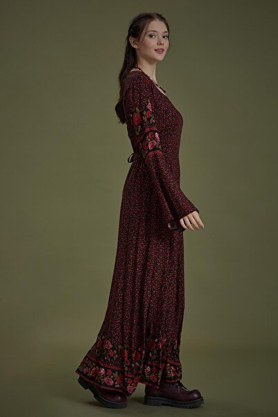 Los banditos Black Laurel Boat Neck Waist Tie Spanish Sleeve Women's Dress