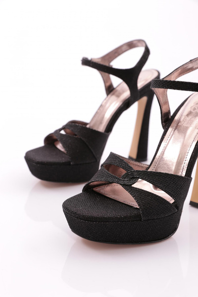 DGN Kadın Bilekten Bağlama Topuklu Ayakkabı Siyah Baskılı 311103564