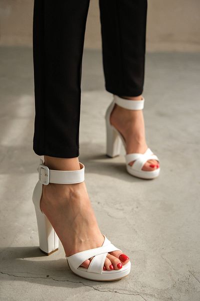 GOFFSHOES White High Heeled Cross Strap Women's Matte - Loked
