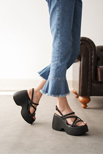 GOFFSHOES Kadın Jakar Dolgu Topuklu Sandalet - siyah-deri