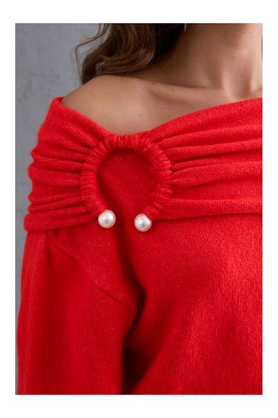 Elif Özbey Butik Madonna Collar Sweater with Red Accessories